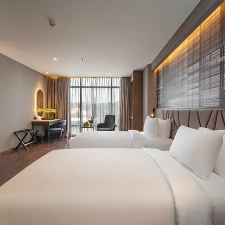 Nhat Ha Lavish Hotel